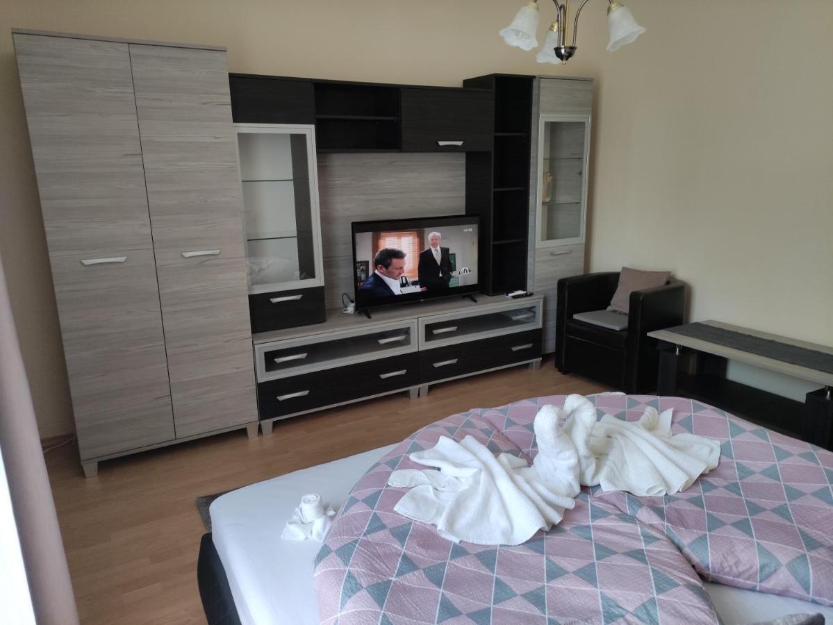 Zsanett Appartement Хевиз Экстерьер фото