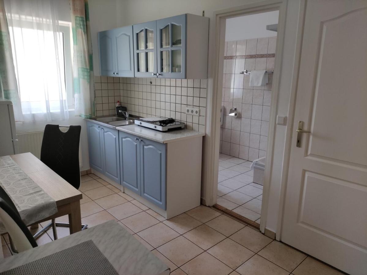 Zsanett Appartement Хевиз Экстерьер фото
