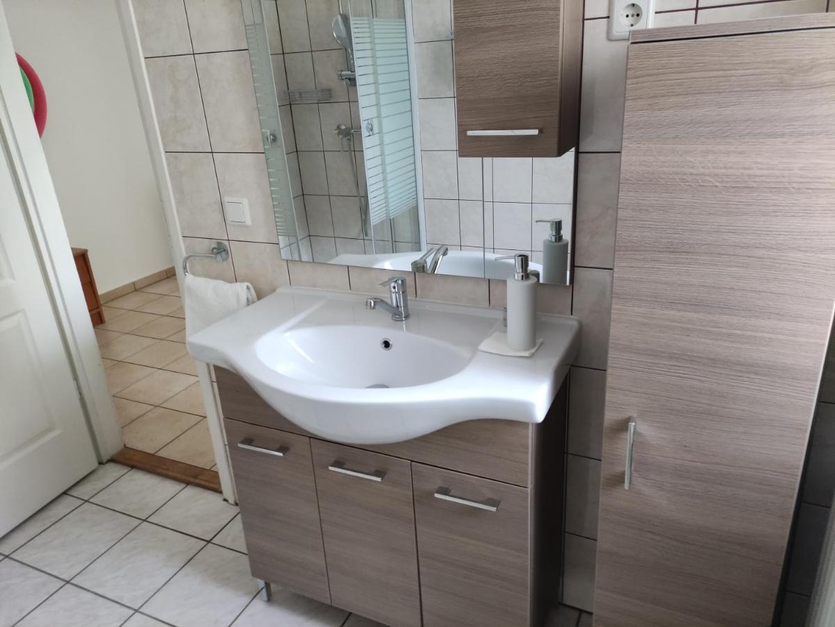 Zsanett Appartement Хевиз Экстерьер фото