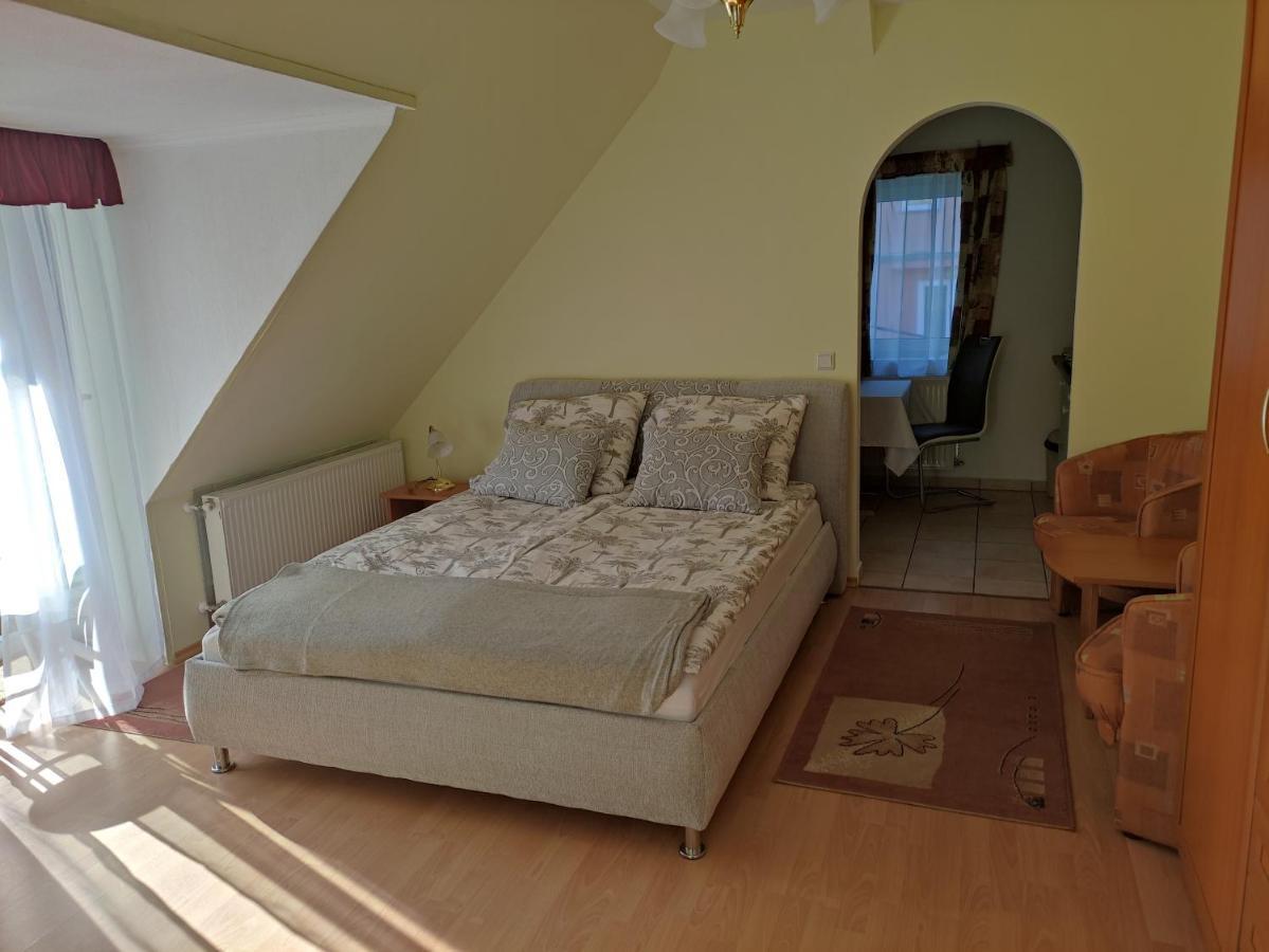 Zsanett Appartement Хевиз Экстерьер фото