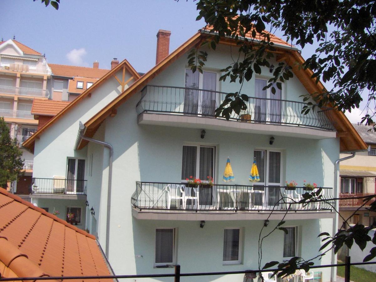 Zsanett Appartement Хевиз Экстерьер фото